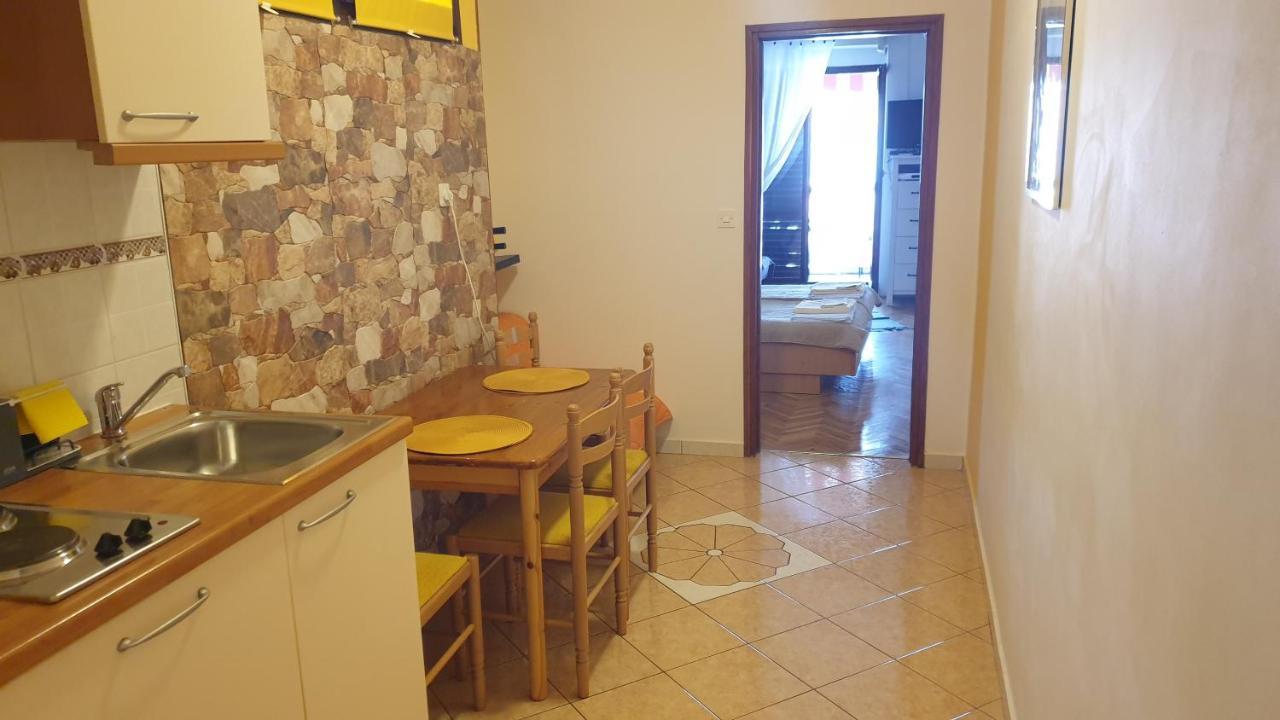 Apartmani Dea Jadranovo Exteriör bild