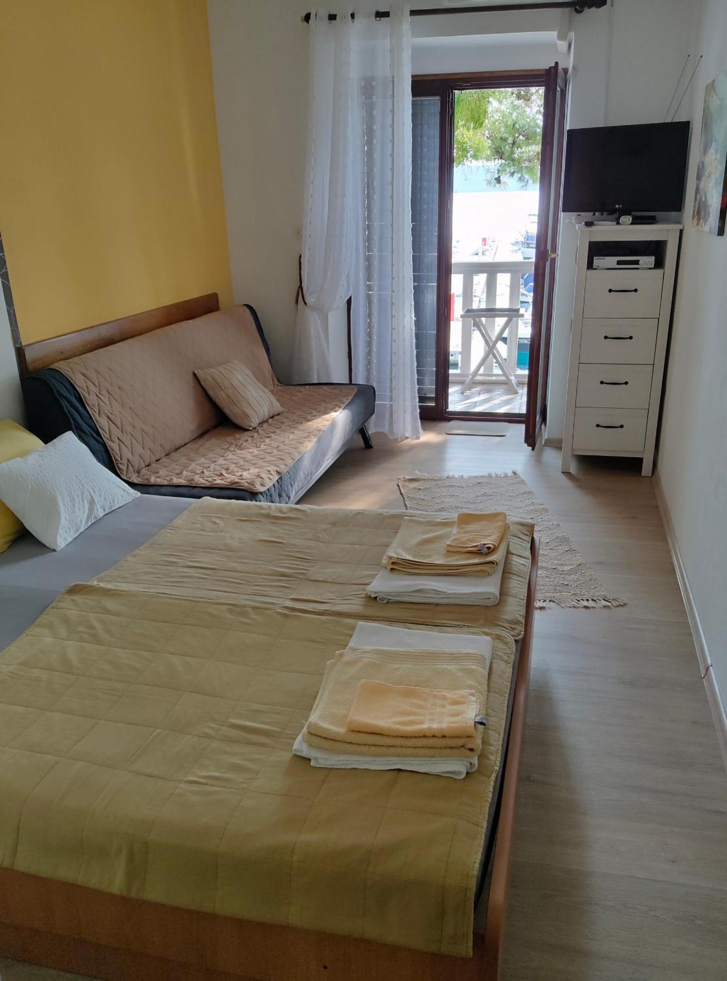 Apartmani Dea Jadranovo Exteriör bild